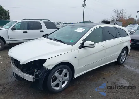 2012 Mercedes-Benz R 350 4Matic z USA, uszkodzony, nr VIN 4JGCB5HE9CA142376